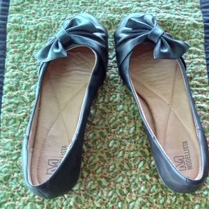 Modelista ladies size 9 flats